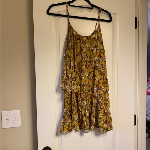 Yellow Short Floral Sundress - Picture 3 of 3